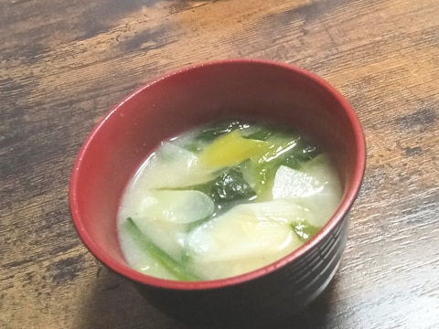 ほうれん草・長ネギ・大根のお味噌汁